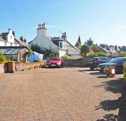 This handsome stone built double upper apartment, with fine views of the harbour and the Firth of Forth, is located in the heart of the East Neuk village of Anstruther, giving easy access to all the