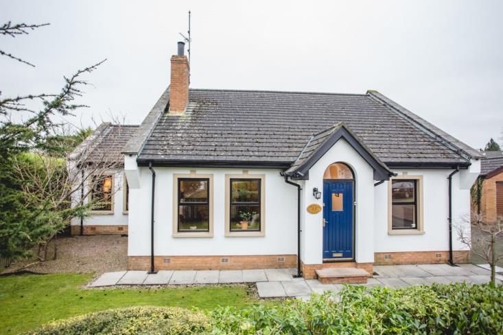 Oakwood is a popular residential area close to the centre of Carryduff and convenient for travelling to some leading schools in Belfast, Saintfield and Ballynahinch as well as other amenities in the