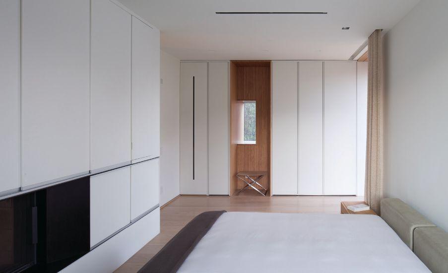 128 Top: The master suite containing Molteni&C closets takes up