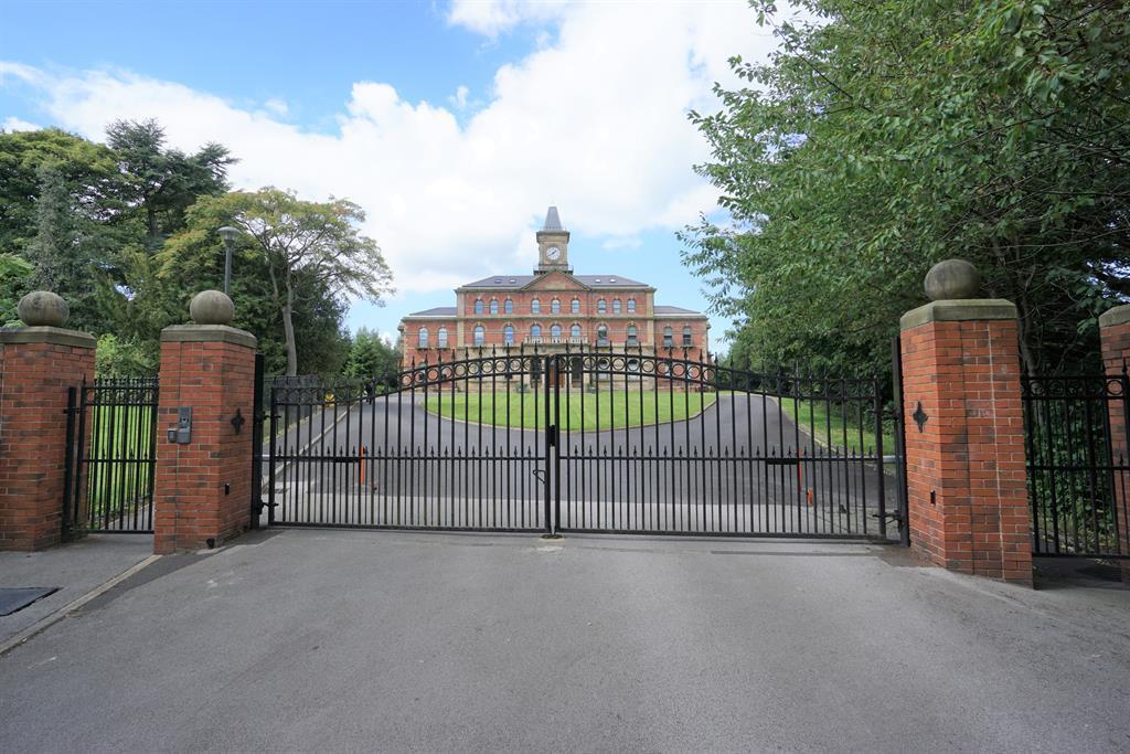 Middlewood Lodge, Middlewood Rise, Wadsley Park Village, Sheffield, S6 1UR TWO DOUBLE BEDROOMS DUPLEX PENTHOUSE APARTMENT GRADE II LISTED