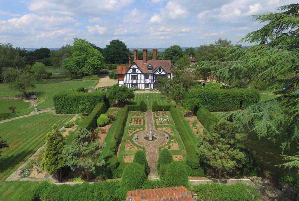 SPILSILL COURT FRITTENDEN ROAD STAPLEHURST KENT TN12 0DJ AVAILABLE AS A WHOLE WITH ABOUT 7 ACRES, OR IN 2 LOTS Coming to the market for the first time in over 50 years, a beautifully situated small