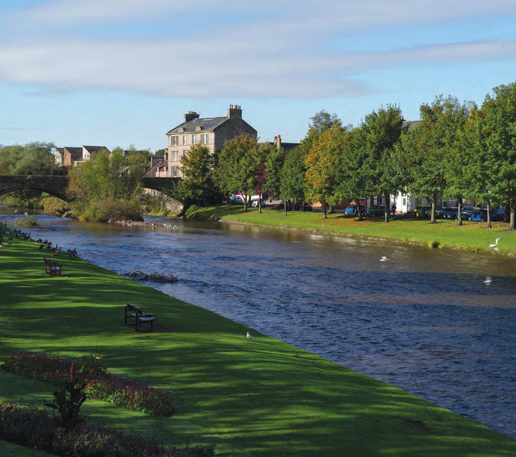 Location Located on the south shore of the Firth of Forth, Musselburgh is the largest town in East Lothian, and it is a popular location