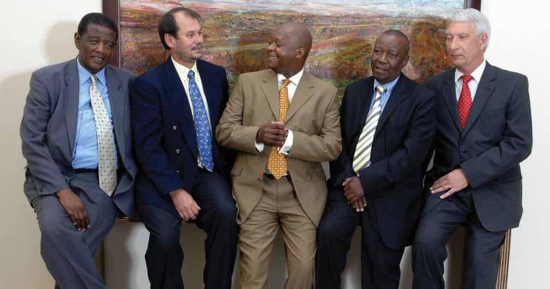 Vanaf links is prof Madoda Zibi, Direkteur: Diversiteit, Gelykheid en Menseregte, mnr Christé de Wit, Direkteur: Mensehulpbronne Bedryf, mnr Victor Mothobi, Uitvoerende Direkteur: Mensontwikkeling,