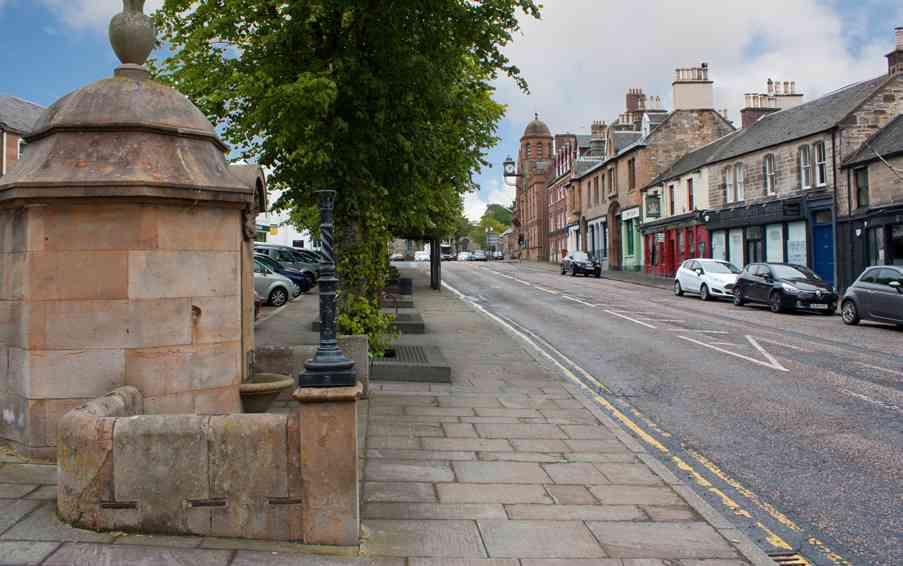 In terms of travelling time, Princes Street to Penicuik is generally a twenty-five to thirty minute drive, except at the busiest of times.