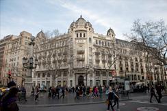 4. Assets Acquired in 2013 PLAZA DE CATALUÑA 23 (Barcelona) DEPARTMENT STORE Acquisition Date: June 2013 GLA: 7,393 sq m Tenant: El Corte Inglés The property is located on the corner of Plaza de