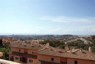 residential project located in the heart of the Golf Valley in one of the best areas of Nueva