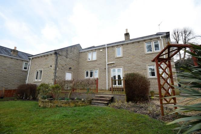 LOCATION 8 Wellcroft Gardens is located in the heart of Hipperholme, which is a popular location situated next to Lightcliffe between the town centres of Halifax and Brighouse.
