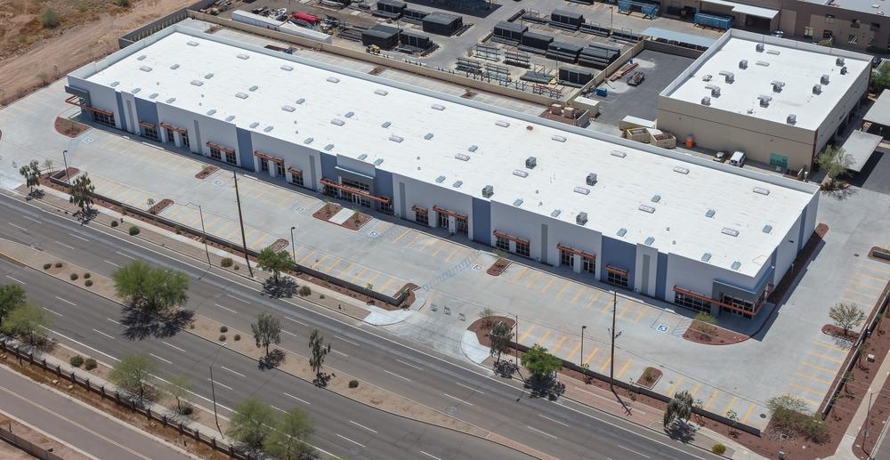 EXECUTIVE SUMMARY PROPERTY SUMMARY Available SF: 4,200-10,000 SF Lease Rate: $1.25 SF/month (MG) Lot Size: 0.0 Acres Building Size: 51,141 SF Grade Level Doors: 11 Ceiling Height: 24.