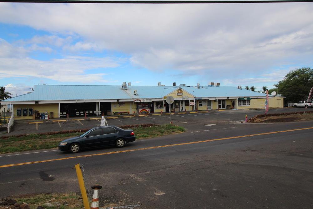 The Kawaihae Shopping Center OFFERING SUMMARY Available SF: Lease Rate: Lot Size: 1,217-3,625 SF $2.