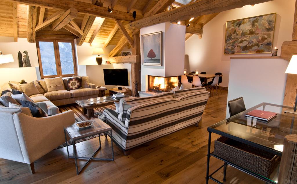 Catered Sleeps 10 Situated in the Villarabout area of St Martin de Belleville, Chalet Coco is just a few minutes walk from the ski slopes.