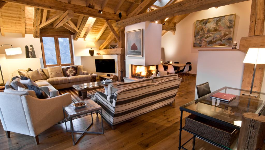 The living areas are decorated throughout in a stylish yet cosy alpine style using soft warm tones, local rustic woods and textured natural materials.