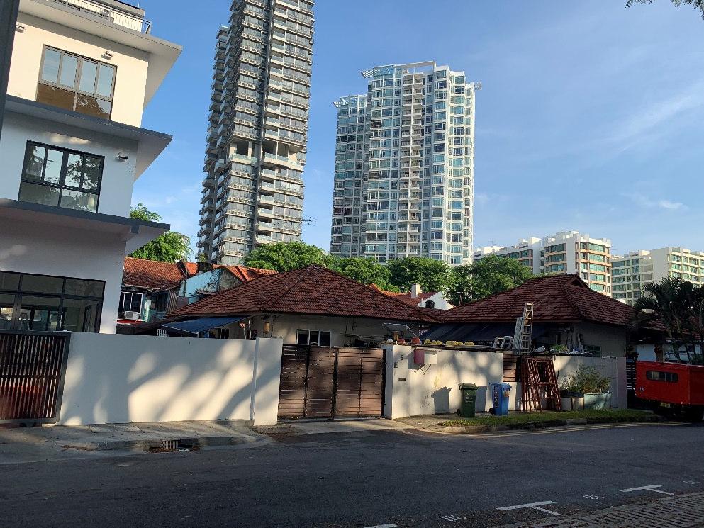 Possible to buy the 2 Semi Detached together. 7 Property: 85A Lorong K Telok Kurau, D15 : 3-Storey Semi-Detached House Land / Floor Area: Approx. 338.4 sqm (3,643 sqft) / Approx. 413.