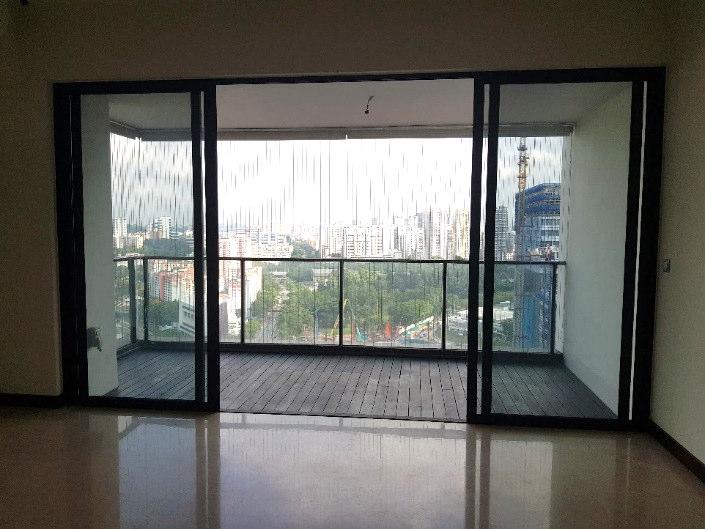 12 Property: 202 Depot Road #02-42 The Interlace, D04 : 3-Bedrooms + Family Area with Big Private Enclose Space Tenure: Leasehold 99 years wef. 11/02/2009 Floor Area: Approx.