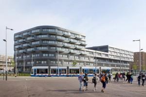 photo: Primabeeld photo: Primabeeld IJburg College Pampuslaan 11 1087 Amsterdam A good example of a combination project is the IJburg College with housing in Amsterdam On a spacious plot that was