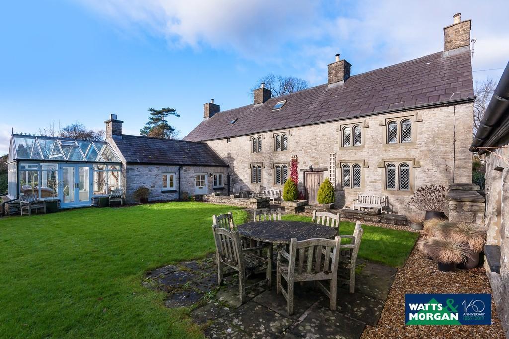 VILLAGE FARM, ST HILARY, NEAR COWBRDGE, VALE OF GLAMORGAN, CF71 7DP A BEAUTIFULLY APPOINTED, GRADE II LISTED FAMILY HOME TO THE VERY HEART OF ST HILARY WITH IMMENSE CHARACTER AND EXTENSIVE,