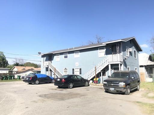2 503 E Southcross Blvd, San Antonio, TX 78214 Price $330,000 Building Size 2,740 SF Cap Rate 7.00% 100% occupied 4 plex with utilities on site to build additional 4 units.