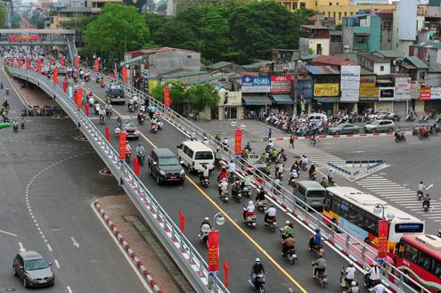 INFRASTRUCTURE NEWS Hanoi Two new steel beam flyovers were open to traffic in Hanoi, at intersections of Lang Ha - Thai Ha and Tay Son-Chua Boc.