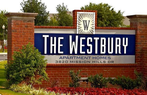 $1,924 Arbors River Oaks The Westbury Apartment