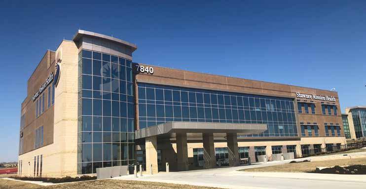 MEDICAL OFFICE BUILDING MEDICAL OFFICE BUILDING 75,000 SF, 3-story, Class A Medical Office Building Enclosed walkway from MOB to ED/ Imaging Center Convenient covered drop-off Coffee shop on Ground
