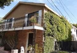 COMPARABLES ON MARKET COMPS 5 9040 Phyllis Ave, West Hollywood, 90069 SALE PRICE $2,999,000 # OF UNITS 4 BUILDING SF 2,656 PRICE/SF $1,129.