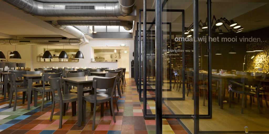 are divided in a restaurant and a café, which are different regarding seats, tables and lighting but have the same kind of atmosphere In the back of Witteveen, there are three rooms that can be