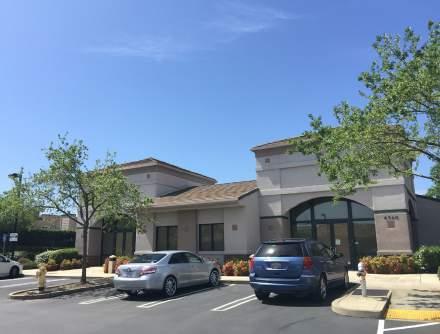 : ±7,750 SF PROFESSIONAL/OFFICE/MEDICAL CONDO PRICE: $1,885,000 ($243/SF) PROPERTY HIGHLIGHTS The Rocklin Sierra Plaza condo complex is a professional condominium complex specifically designed to