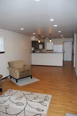 Stylish and Modern Townhome is Selah 3 BEDS