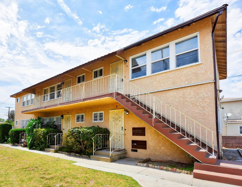 OPERATING STATEMENT MULTIFAMILY Gross Scheduled Rent $125,291 Laundry* $1,600 Vacancy Factor 2.5%* $-3,132 Effective Gross $123,758 RETAIL Gross Scheduled Rent $39,600 Vacancy Factor 2.