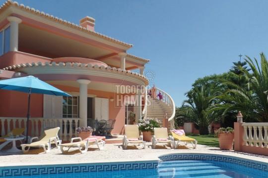 4+1 Bedrooms Luxury Villa with pool, near Porches VILLA IN PORCHES ref. VM879 1.100.000 5 3 200 m2 1.