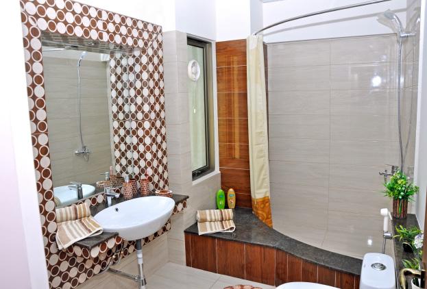 Pic of existing apt ( Bathroom ) LEONARDO TRIPLEX 5 BEDROOMS + MAIDROOM
