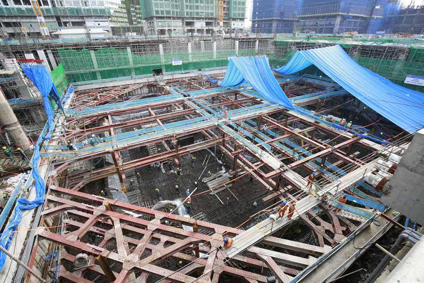Aluminium Formwork Many latent risks such as falling, dropping, electric leakage etc.