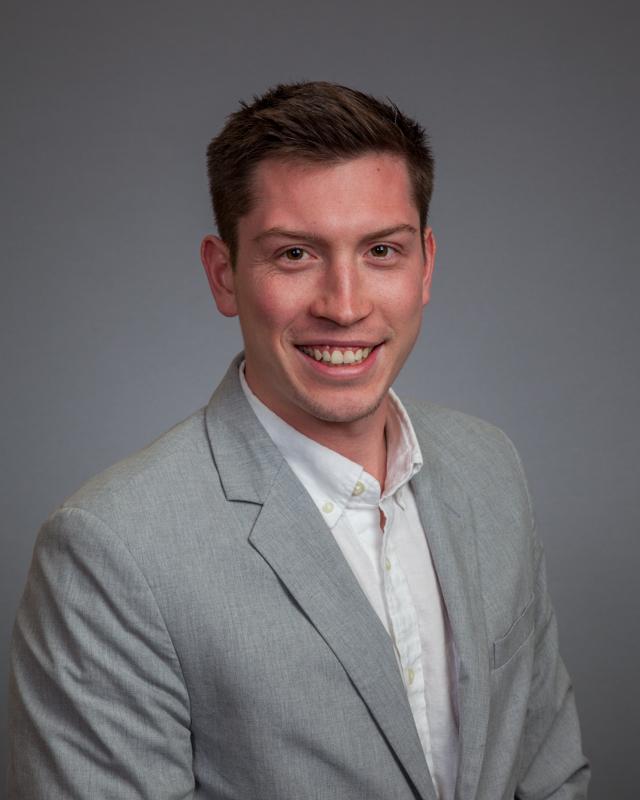 Advisor Bio & Contact 1 SPENCER CRIGLER Associate Advisor PROFESSIONAL BACKGROUND Spencer is a hardworking and driven young individual with a bright mind and prides himself on being current with
