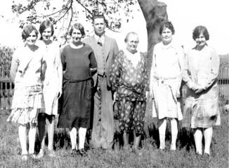Crane Family Reunion Bessie Fifer, Opal Acton,