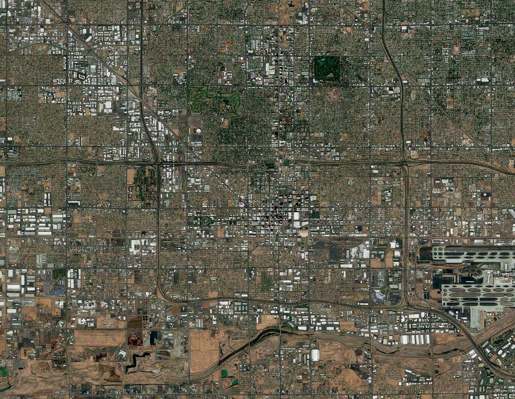Zoomed-Out Aerial 51 PHOENIX COLLEGE N 35TH AVENUE HIGH 17 184,000 253,522 HIGH BANNER UNIVERSITY MEDICAL CENTER PHOENIX INTEGRATED HEALTH SYSTEM 10 10 ELEMENTARY