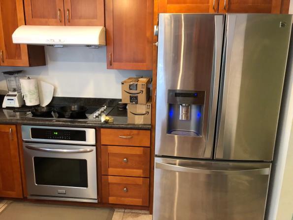 I have a state of the art kitchen & brand new washer/dryer that steams your clothes!