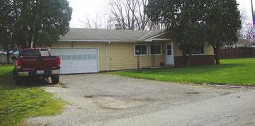 $44,500 EDGE OF TOWN PROPERTY Ready to move into. 3 bedrooms, remodeled bath. Spacious 23x15 living room. 14x9 kitchen.