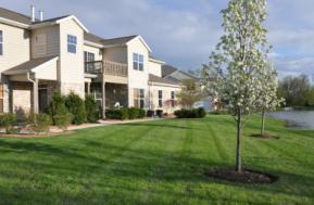 Welcome to Meadowbrook Village in Pewaukee Meadowbrook Village Condominiums represents