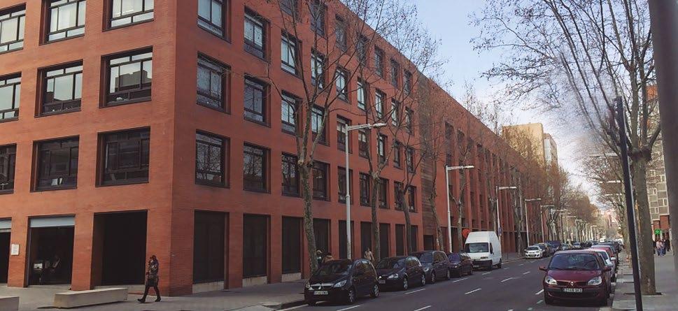 184 Joan Miró, Barcelona Offices 06 Portfolio & Profile Located at Calle Joan Miró, 21, in an excellent location within the Olympic Village, close to the 22@ technological district and just 350 m