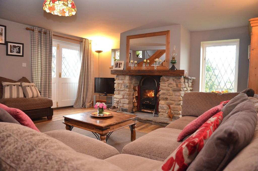 Moorside Cottage, Lane Head, Mewith, Bentham, LA2 7DL Property Description What its got This enticing family home has been lovingly extended and