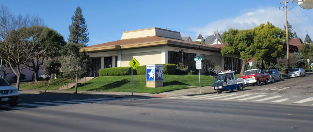 Property Description: 200 Washington Street, constructed in 1976 as an bank branch, is a well designed building, currently occupied by a bank and small financial services company.