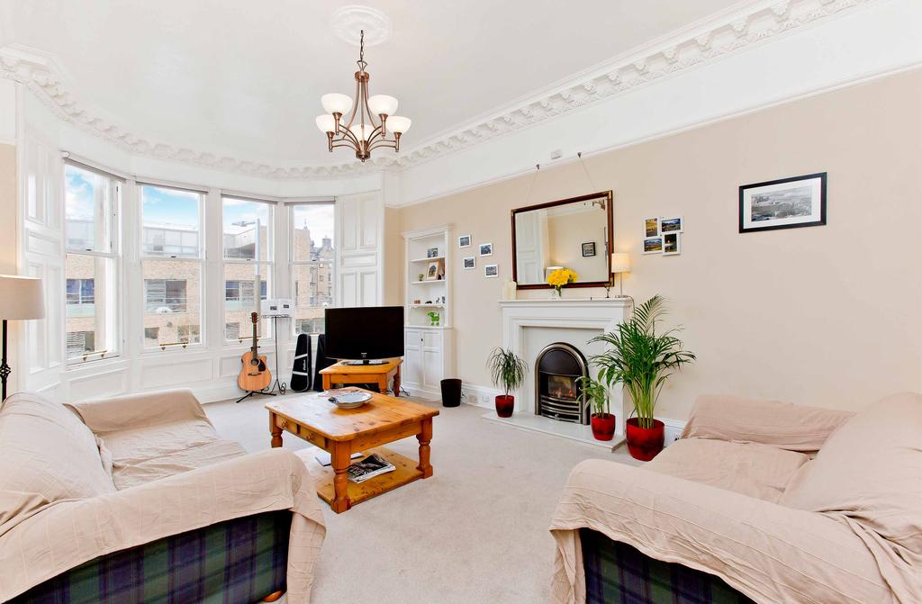 FIXED PRICE 420,000 9/2 LAUDERDALE STREET, MARCHMONT, EDINBURGH, EH9 1DF Seldom available on the