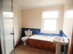 Bedroom South Street, lford LN13 9N This house briefly comprises of