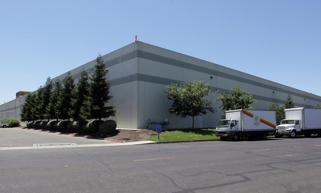 SACRAMENTO INDUSTRIAL MARKET FEATURED DEALS SALE COMPARABLES Map # Property Location Rentable SF Sale Price Price/SF Submarket Buyer Seller 1 9 Seaport Blvd. 1,88 $9,67,000 $71.