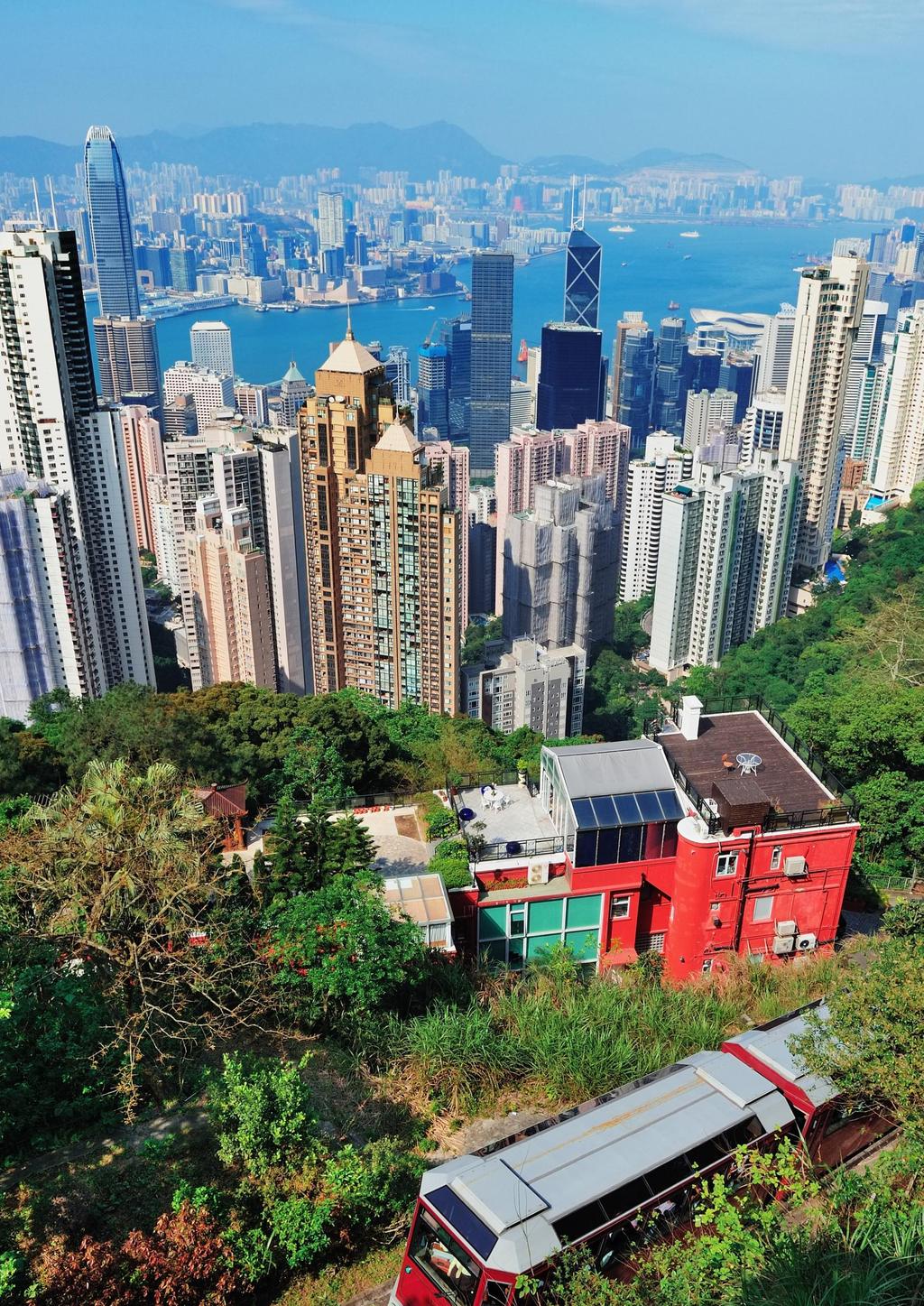 Research March 2013 REVIEW AND COMMENTARY ON HONG KONG'S PROPERTY MARKET Office New measures to suppress