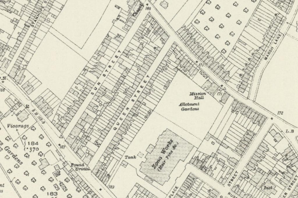 QUEEN STREET WW1 Roll of Honour Queen Street was possibly Cheltenham's most unfortunate street during the First World War.