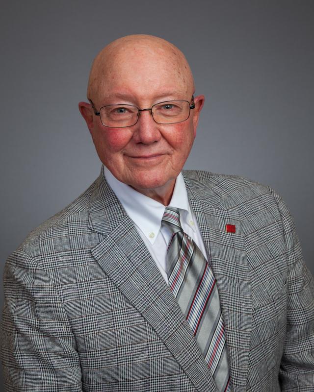 Advisor Bio & Contact 1 DAVID L. BICKELL, CCIM Senior Advisor PROFESSIONAL BACKGROUND David Bickell became a Realtor in 1967 and began his career in Commercial Real Estate in 1984.