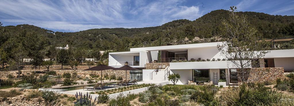 LUXURY SIX BEDROOM VILLA CAN IN BENIRRAS CORDETA MODERN 7 BEDROOM LUXURY VILLA IN ES CUBELLS 500m2 villa with open living spaces and large sliding patio doors to open up the house to the terrace and