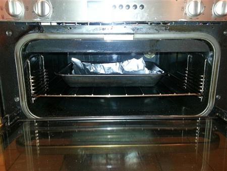Good condition. Inside oven used. Needs cleaning.