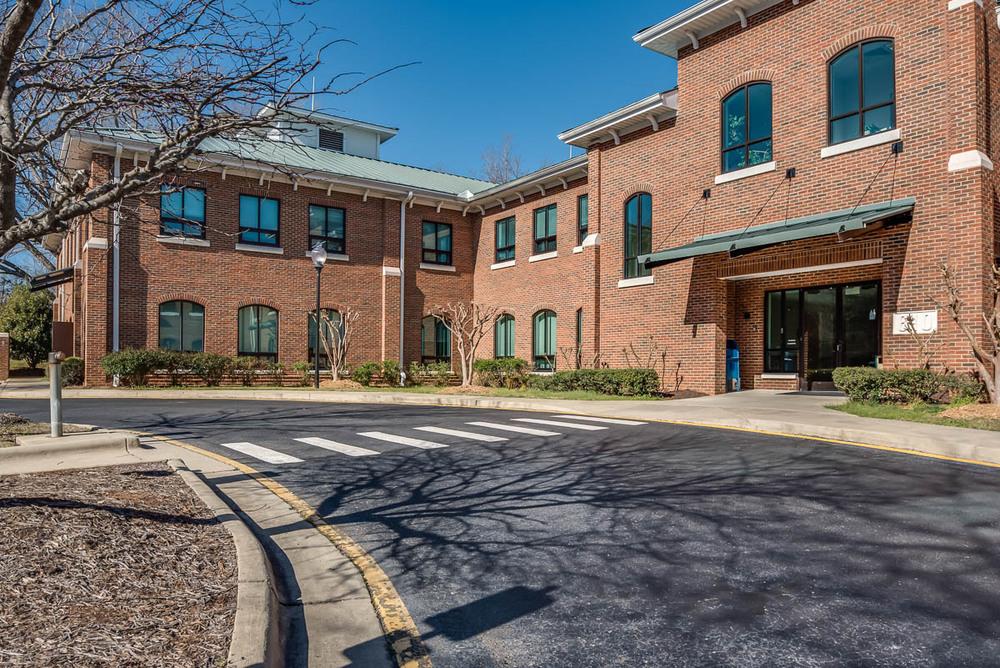 FOR SALE OR LEASE OFFICE CONDO WILLOW CREEK PROFESSIONAL CENTER - SUITE 208 610 Jones Ferry Rd Carrboro, NC 27510 PRESENTED BY: JOHNNY WEHMANN Advisor 919.259.3618 johnny.wehmann@svn.