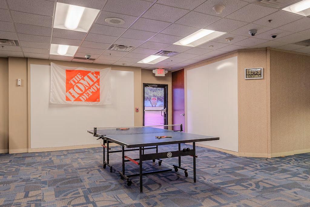 TENANT PROFILE The Home Depot is the world's largest home improvement specialty retailer, with 2,285 + retail stores in the United States, the District of Columbia, Puerto Rico, U.S. Virgin Islands, Guam, 10 Canadian provinces and Mexico.